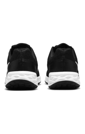 Nike Revolution 6